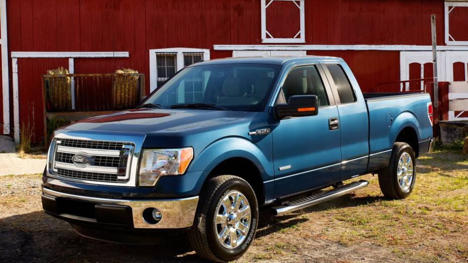 Proprietário pode escolher entre quatro motores | <a href="https://gutenberg.quatrorodas.abril.com.br/noticias/ford-f-150-chega-linha-2013-322561_p.shtml" target="_blank" rel="migration">Leia mais</a>