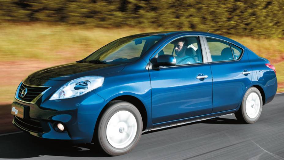 Design do Versa divide opinião dos leitores | <a href="https://gutenberg.quatrorodas.abril.com.br/carros/comparativos/chevrolet-cobalt-x-fiat-grand-siena-x-nissan-versa-687466.shtml" target="_blank" rel="migration">Leia mais</a> Design do Versa divide opinião dos leitores | <a href="https://gutenberg.quatrorodas.abril.com.br/carros/comparativos/chevrolet-cobalt-x-fiat-grand-siena-x-nissan-versa-687466.shtml" target="_blank" rel="migration">Leia mais</a>