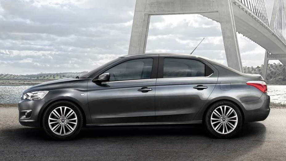 Embora seja praticamente um clone do 301, o C-Elys&eacute;e tem o DNA da Citro&euml;n | <a href="https://gutenberg.quatrorodas.abril.com.br/noticias/citroen-lanca-sedas-c4-l-c-elysee-323407_p.shtml" rel="migration">Leia mais</a>