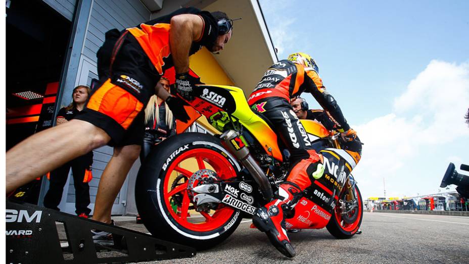 Aleix Espargaró | <a href="https://gutenberg.quatrorodas.abril.com.br/moto/noticias/motogp-sete-vezes-marquez-790790.shtml" rel="migration">Leia mais</a> Aleix Espargaró | <a href="https://gutenberg.quatrorodas.abril.com.br/moto/noticias/motogp-sete-vezes-marquez-790790.shtml" rel="migration">Leia mais</a>