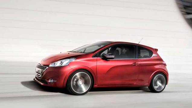 Peugeot confirmou a versão de produção do 208 GTI para o Salão de Paris deste ano. Versão conceitual foi mostrada em Genebra. <a href="https://gutenberg.quatrorodas.abril.com.br/noticias/fabricantes-peugeot-208-gti-sera-mostrado-paris-325335_p.shtml" rel="migration">Leia mais</a> Peugeot confirmou a versão de produção do 208 GTI para o Salão de Paris deste ano. Versão conceitual foi mostrada em Genebra. <a href="https://gutenberg.quatrorodas.abril.com.br/noticias/fabricantes-peugeot-208-gti-sera-mostrado-paris-325335_p.shtml" rel="migration">Leia mais</a>