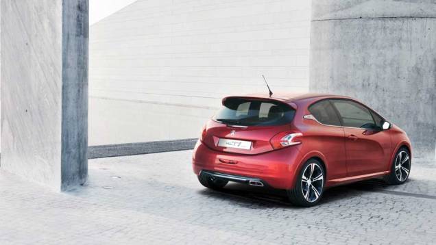 Peugeot confirmou a versão de produção do 208 GTI para o Salão de Paris deste ano. Versão conceitual foi mostrada em Genebra. <a href="https://gutenberg.quatrorodas.abril.com.br/noticias/fabricantes-peugeot-208-gti-sera-mostrado-paris-325335_p.shtml" rel="migration">Leia mais</a> Peugeot confirmou a versão de produção do 208 GTI para o Salão de Paris deste ano. Versão conceitual foi mostrada em Genebra. <a href="https://gutenberg.quatrorodas.abril.com.br/noticias/fabricantes-peugeot-208-gti-sera-mostrado-paris-325335_p.shtml" rel="migration">Leia mais</a>