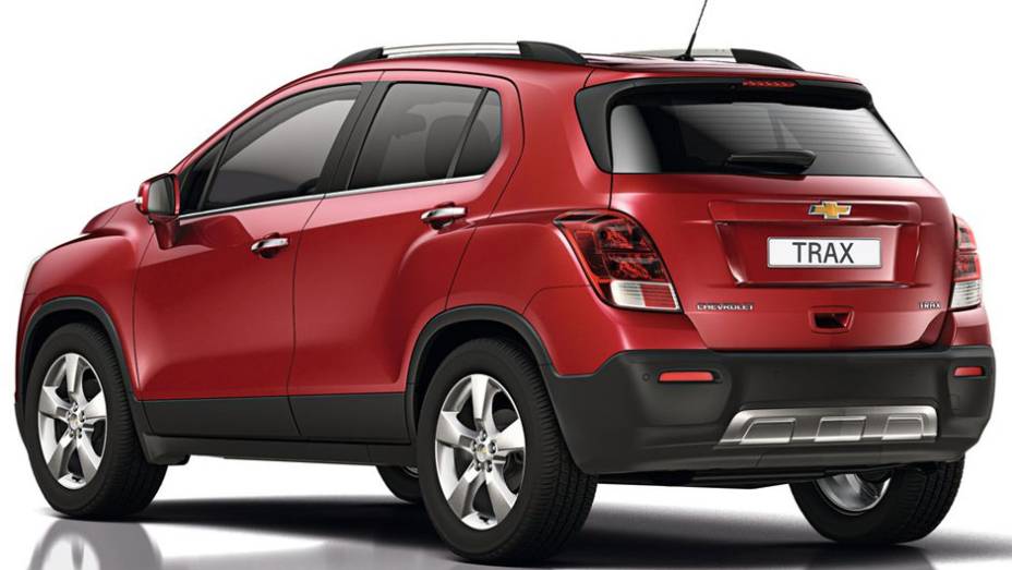 A previsão é de que o Chevrolet Trax, visto como um "irmão menor" da Captiva, chegue ao Brasil em 2013. | <a href="%20https://gutenberg.quatrorodas.abril.com.br/saloes/paris/2012/chevrolet-trax-702776.shtml" rel="migration">Leia mais</a>