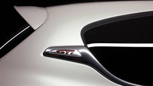 Segundo a marca, a versão esportiva do 208 utiliza o mesmo motor 1.6 16V turbo empregado no RCZ e no Citroën DS3. | <a href="%20https://gutenberg.quatrorodas.abril.com.br/saloes/paris/2012/peugeot-208-gti-702614.shtml" rel="migration">Leia mais</a> Segundo a marca, a versão esportiva do 208 utiliza o mesmo motor 1.6 16V turbo empregado no RCZ e no Citroën DS3. | <a href="%20https://gutenberg.quatrorodas.abril.com.br/saloes/paris/2012/peugeot-208-gti-702614.shtml" rel="migration">Leia mais</a>