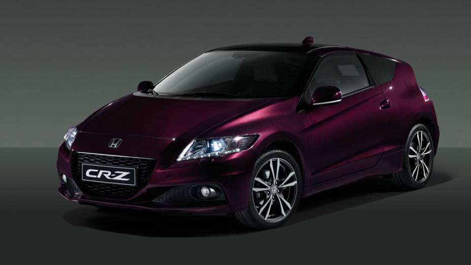 Modelo apresenta mudanças visuais em seu etxerior | <a href="https://gutenberg.quatrorodas.abril.com.br/saloes/paris/2012/honda-cr-z-703324.shtml" rel="migration">Leia mais</a>