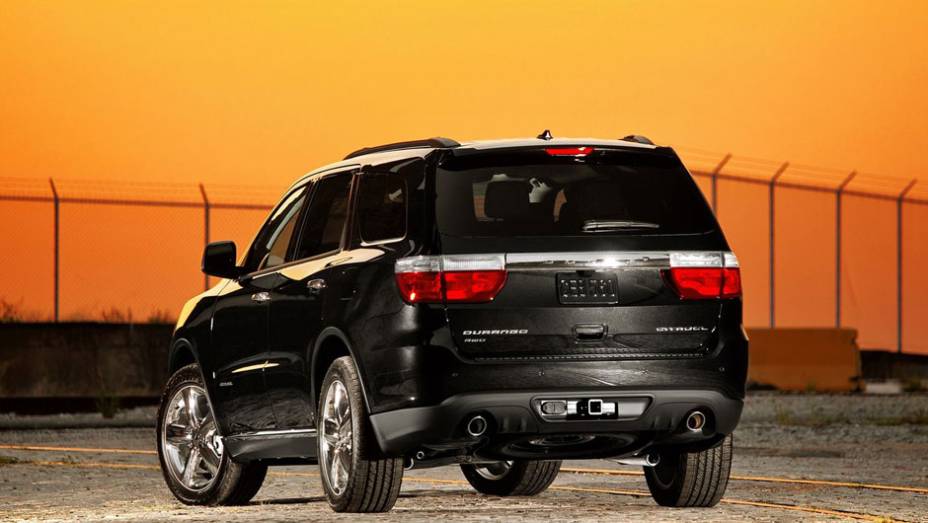 Dodge Durango | <a href="https://gutenberg.quatrorodas.abril.com.br/salao-do-automovel/2012/carros/durango-704005.shtml" rel="migration">Leia mais</a>