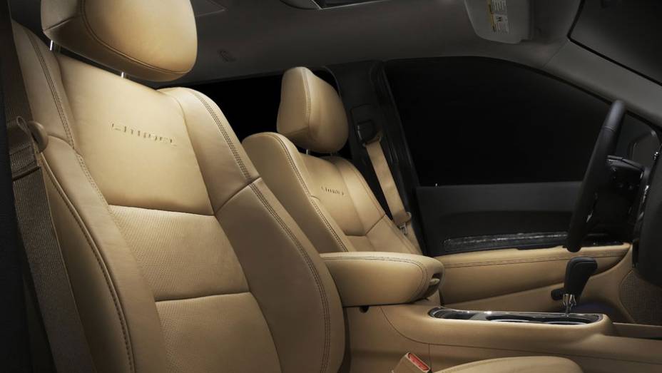 Dodge Durango | <a href="https://gutenberg.quatrorodas.abril.com.br/salao-do-automovel/2012/carros/durango-704005.shtml" rel="migration">Leia mais</a>
