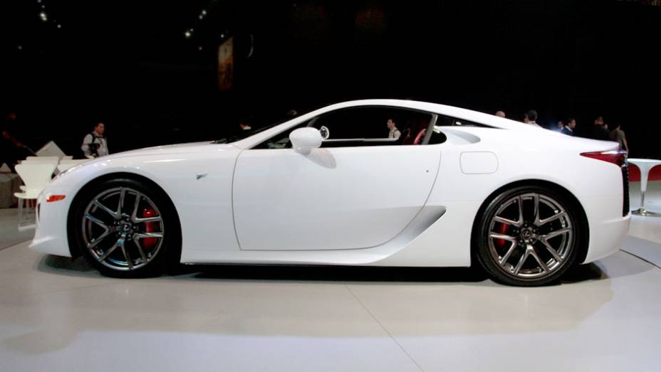 Unidade brasileira será entregue somente no primeiro trimestre de 2013 <a href="https://gutenberg.quatrorodas.abril.com.br/salao-do-automovel/2012/carros/lexus-lfa-703969.shtml" rel="migration">Leia mais</a>