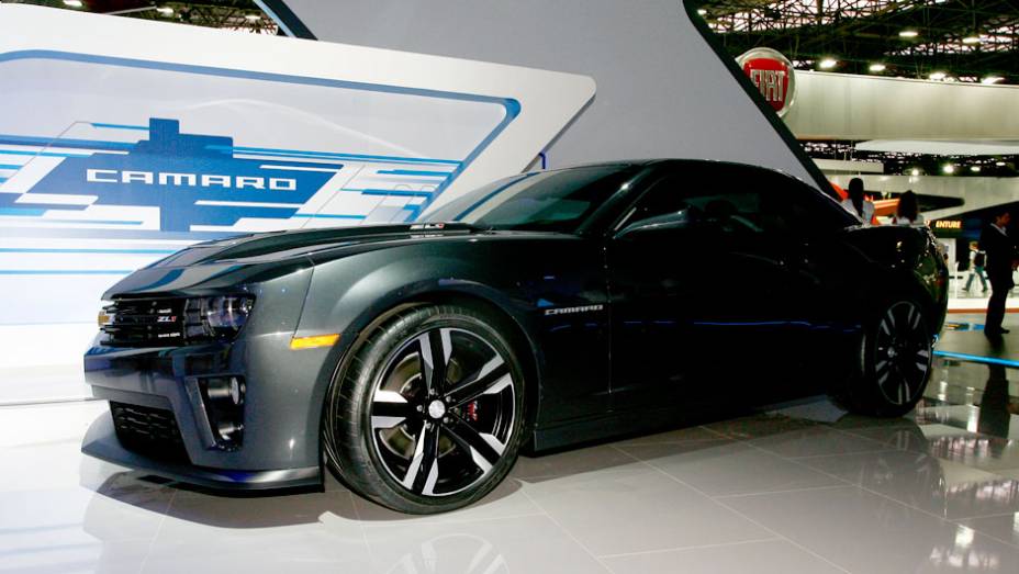 A Chevrolet trouxe, apenas para exibição no Salão do Automóvel de São Paulo, o Camaro ZL1 | <a href="https://gutenberg.quatrorodas.abril.com.br/salao-do-automovel/2012/carros/camaro-zl1-709904.shtml" rel="migration">Leia mais</a>