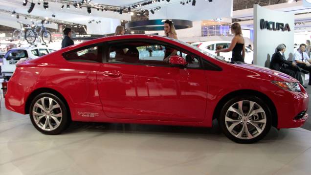 Ele volta ao mercado nacional após ter sido descontinuado em 2011 | <a href="https://gutenberg.quatrorodas.abril.com.br/salao-do-automovel/2012/carros/civic-2-0-civic-si-709093.shtml" rel="migration">Leia mais</a> Ele volta ao mercado nacional após ter sido descontinuado em 2011 | <a href="https://gutenberg.quatrorodas.abril.com.br/salao-do-automovel/2012/carros/civic-2-0-civic-si-709093.shtml" rel="migration">Leia mais</a>