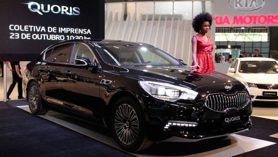 O Quoris é uma grande surpresa da Kia para o 27º Salão Internacional do Automóvel de São Paulo | <a href="https://gutenberg.quatrorodas.abril.com.br/salao-do-automovel/2012/carros/quoris-703976.shtml" rel="migration">Leia mais</a>