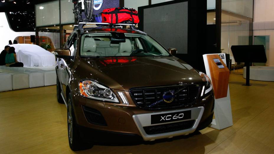 O tradicional SUV XC60 da Volvo marcou presença nesse Salão do Automóvel | <a href="https://gutenberg.quatrorodas.abril.com.br/salao-do-automovel/2012/carros/xc60-710170.shtml" rel="migration">Leia mais</a>