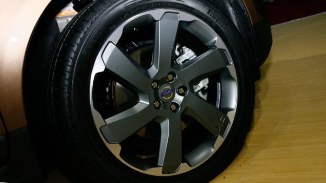 A versão mais cara do SUV é a T6 R-Design, valendo R$ 234 900| <a href="https://gutenberg.quatrorodas.abril.com.br/salao-do-automovel/2012/carros/xc60-710170.shtml" rel="migration">Leia mais</a> A versão mais cara do SUV é a T6 R-Design, valendo R$ 234 900| <a href="https://gutenberg.quatrorodas.abril.com.br/salao-do-automovel/2012/carros/xc60-710170.shtml" rel="migration">Leia mais</a>