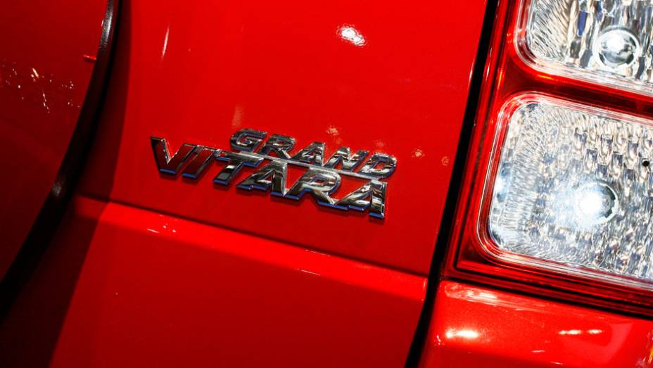 Em termos de segurança, são oferecidos itens como freios ABS, sistemas BAS e EBD e airbags | <a href="https://gutenberg.quatrorodas.abril.com.br/salao-do-automovel/2012/carros/grand-vitara-703984.shtml" rel="migration">Leia mais</a>