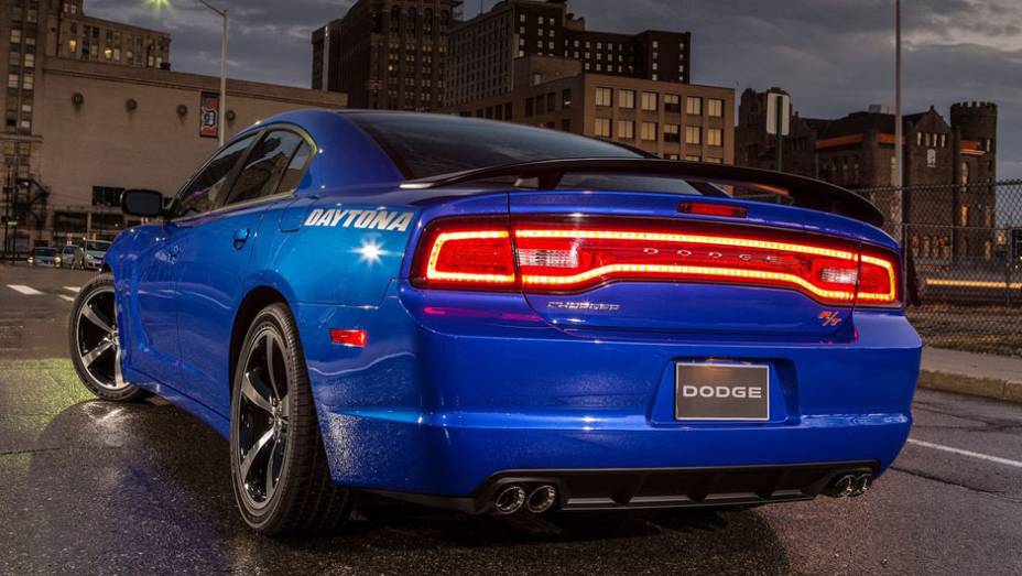 Os preços finais deverão variar entre US$ 32.990 e US$ 36.495. | <a href="https://gutenberg.quatrorodas.abril.com.br/saloes/los-angeles/2012/dodge-charger-daytona-724025.shtml" rel="migration">Leia mais</a>