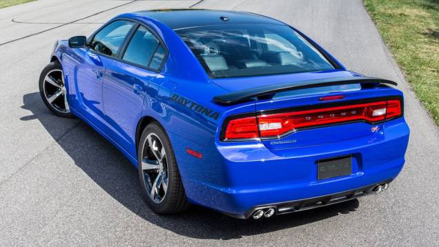 Com motor V8 de 370 cavalos de potência, o Charger Daytona terá quatro opções de cor de carroceria | <a href="%20https://gutenberg.quatrorodas.abril.com.br/saloes/los-angeles/2012/dodge-charger-daytona-724025.shtml" rel="migration">Leia mais</a> Com motor V8 de 370 cavalos de potência, o Charger Daytona terá quatro opções de cor de carroceria | <a href="%20https://gutenberg.quatrorodas.abril.com.br/saloes/los-angeles/2012/dodge-charger-daytona-724025.shtml" rel="migration">Leia mais</a>