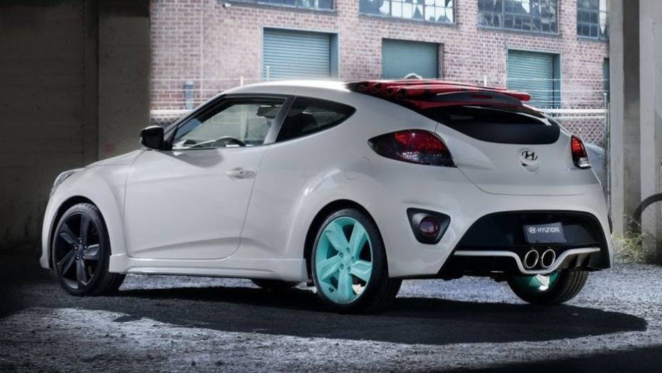 Para facilitar o cotidiano do usuário, esse teto pode ser movido tanto para trás, como um conversível tradicional, como para frente | <a href="https://gutenberg.quatrorodas.abril.com.br/saloes/los-angeles/2012/hyundai-veloster-c3-roll-top-concept-724675.shtml" rel="migration">Leia</a> Para facilitar o cotidiano do usuário, esse teto pode ser movido tanto para trás, como um conversível tradicional, como para frente | <a href="https://gutenberg.quatrorodas.abril.com.br/saloes/los-angeles/2012/hyundai-veloster-c3-roll-top-concept-724675.shtml" rel="migration">Leia</a>