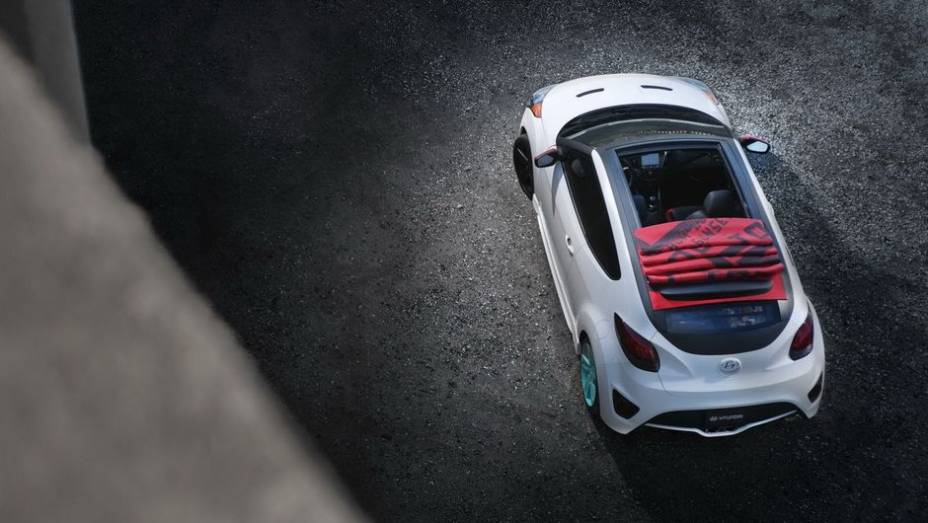 Isso acontece caso seja necessário transportar algo de maior dimensão | <a href="https://gutenberg.quatrorodas.abril.com.br/saloes/los-angeles/2012/hyundai-veloster-c3-roll-top-concept-724675.shtml" rel="migration">Leia mais</a> Isso acontece caso seja necessário transportar algo de maior dimensão | <a href="https://gutenberg.quatrorodas.abril.com.br/saloes/los-angeles/2012/hyundai-veloster-c3-roll-top-concept-724675.shtml" rel="migration">Leia mais</a>