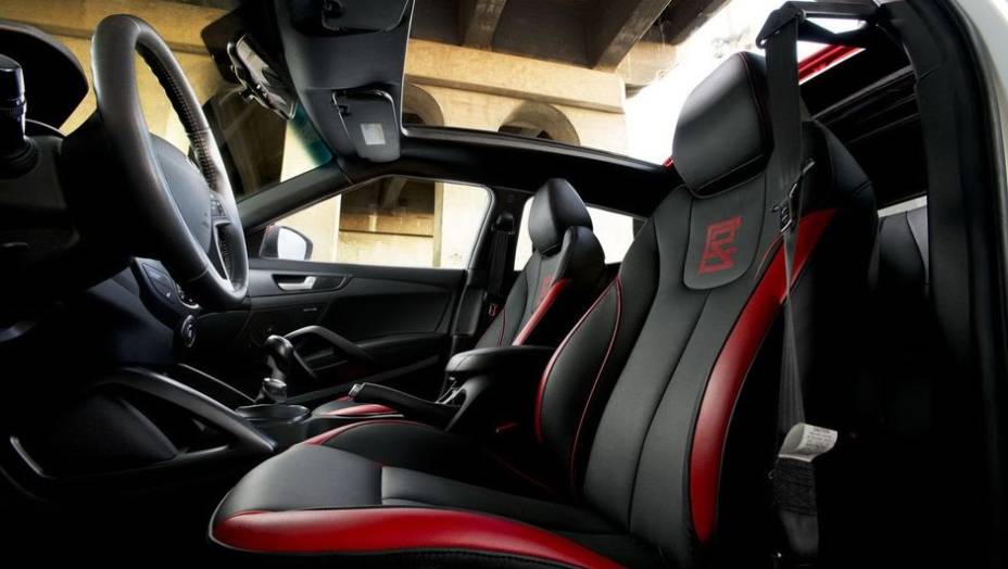 Hyundai Veloster C3 Roll Top | <a href="https://gutenberg.quatrorodas.abril.com.br/saloes/los-angeles/2012/hyundai-veloster-c3-roll-top-concept-724675.shtml" rel="migration">Leia mais</a> Hyundai Veloster C3 Roll Top | <a href="https://gutenberg.quatrorodas.abril.com.br/saloes/los-angeles/2012/hyundai-veloster-c3-roll-top-concept-724675.shtml" rel="migration">Leia mais</a>