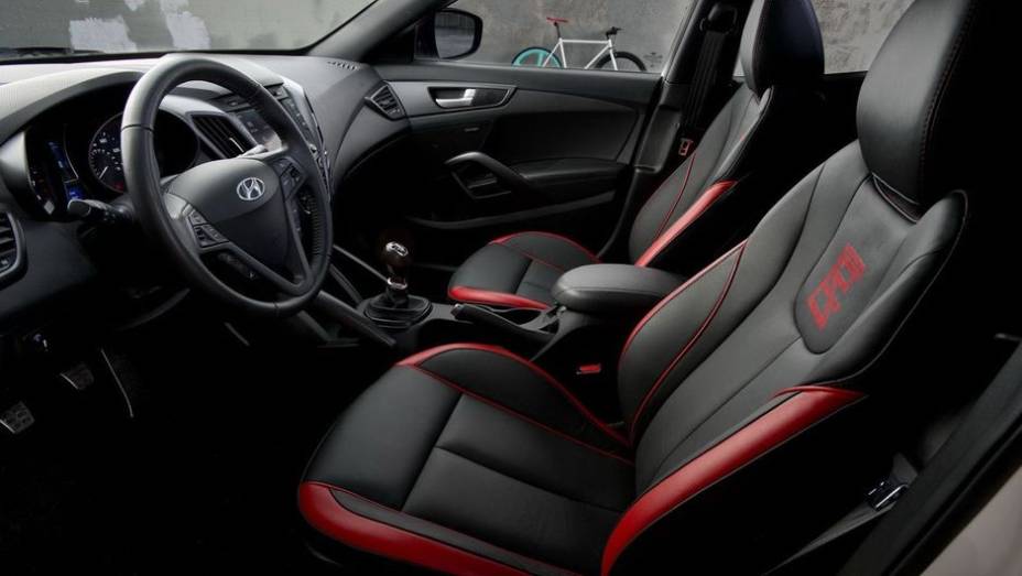 Hyundai Veloster C3 Roll Top | <a href="https://gutenberg.quatrorodas.abril.com.br/saloes/los-angeles/2012/hyundai-veloster-c3-roll-top-concept-724675.shtml" rel="migration">Leia mais</a> Hyundai Veloster C3 Roll Top | <a href="https://gutenberg.quatrorodas.abril.com.br/saloes/los-angeles/2012/hyundai-veloster-c3-roll-top-concept-724675.shtml" rel="migration">Leia mais</a>