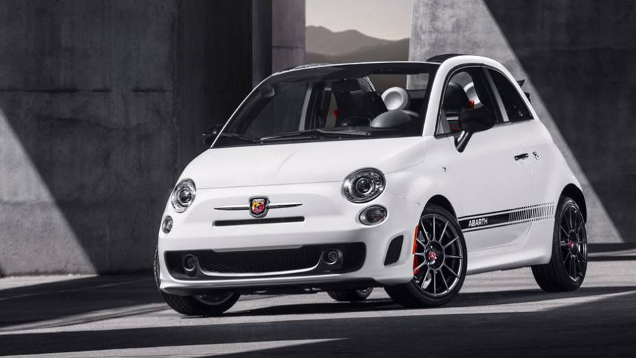 Fiat 500C Abarth | <a href="https://gutenberg.quatrorodas.abril.com.br/saloes/los-angeles/2012/fiat-tera-tres-novidades-los-angeles-724666.shtml" rel="migration">Leia mais</a>