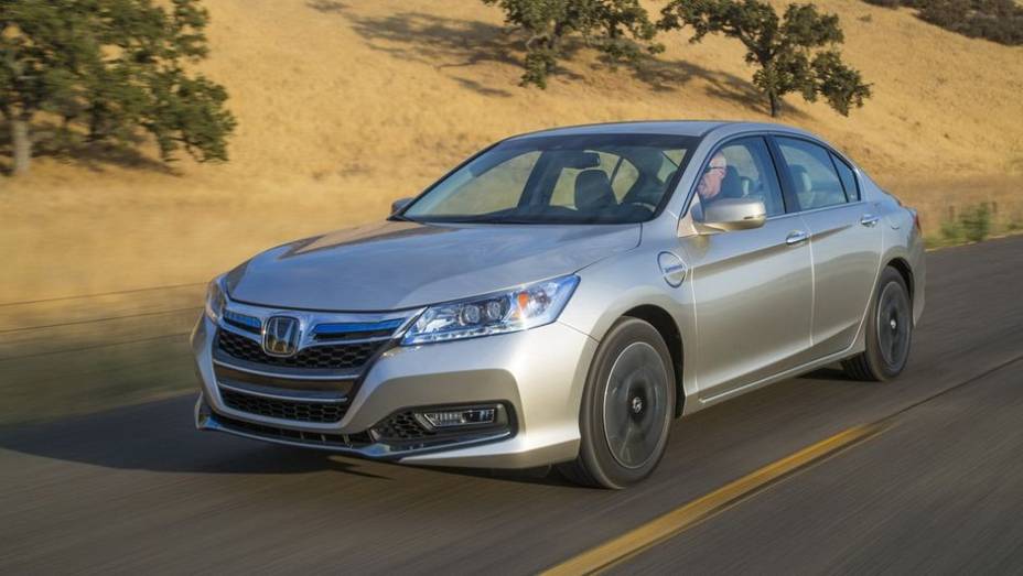 A Honda revelou o Accord PHEV (híbrido plug-in) no Salão de Los Angeles | <a href="https://gutenberg.quatrorodas.abril.com.br/saloes/los-angeles/2012/honda-accord-phev-724965.shtml" rel="migration">Leia mais</a>