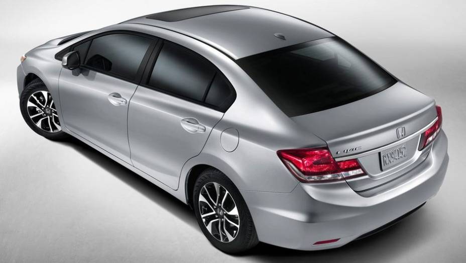Quanto à motorização, a versão de entrada do Civic contará com motor 1.8 16V de quatro cilindros, que entrega 140 cavalos de potência | <a href="https://gutenberg.quatrorodas.abril.com.br/saloes/los-angeles/2012/honda-civic-2013-724902.shtml" rel="migration">Leia mais</a>