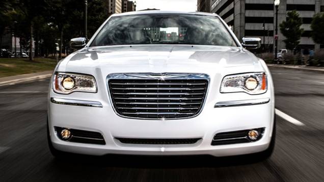 A Chrysler anunciou o lançamento de uma edição especial do 300C, a Motown | <a href="https://gutenberg.quatrorodas.abril.com.br/saloes/detroit/2013/chrysler-300c-motown-edition-730472.shtml" rel="migration">Leia mais</a> A Chrysler anunciou o lançamento de uma edição especial do 300C, a Motown | <a href="https://gutenberg.quatrorodas.abril.com.br/saloes/detroit/2013/chrysler-300c-motown-edition-730472.shtml" rel="migration">Leia mais</a>