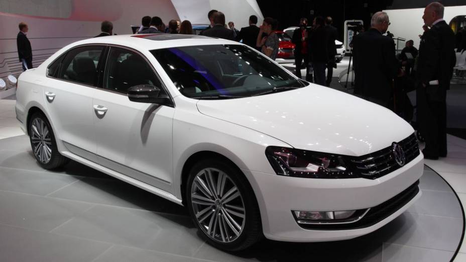 A Volkswagen mostrou uma versão Performance concept do Passat no Salão de Detroit | <a href="https://gutenberg.quatrorodas.abril.com.br/saloes/detroit/2013/passat-performance-concept-731010.shtml" rel="migration">Leia mais</a>