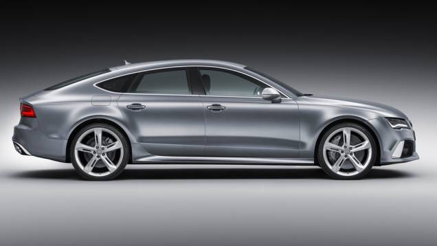 O modelo, sexto da família RS da marca, chega para brigar com o BMW M6 Gran Coupe, também revelado no evento norte-americano | <a href="https://gutenberg.quatrorodas.abril.com.br/saloes/detroit/2013/audi-rs7-sportback-730961.shtml" rel="migration">Leia mais</a> O modelo, sexto da família RS da marca, chega para brigar com o BMW M6 Gran Coupe, também revelado no evento norte-americano | <a href="https://gutenberg.quatrorodas.abril.com.br/saloes/detroit/2013/audi-rs7-sportback-730961.shtml" rel="migration">Leia mais</a>