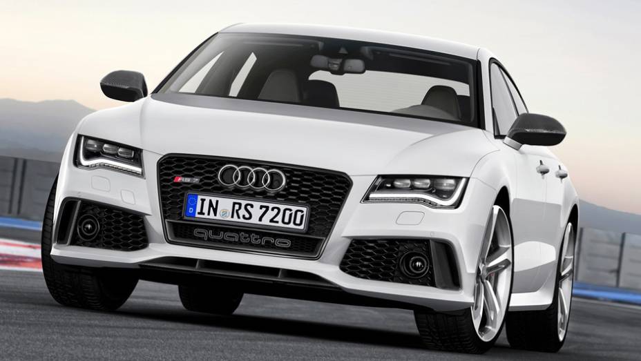 O RS7 Sportback vem equipado com motor 4.0 V8, já utilizado na terceira geração do RS6 Avant | <a href="https://gutenberg.quatrorodas.abril.com.br/saloes/detroit/2013/audi-rs7-sportback-730961.shtml" rel="migration">Leia mais</a>