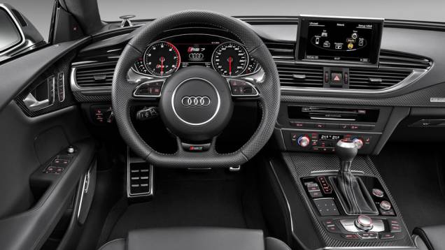 Ele entrega 552 cavalos de potência, o mesmo valor obtido pelo motor do M6 Gran Coupe | <a href="https://gutenberg.quatrorodas.abril.com.br/saloes/detroit/2013/audi-rs7-sportback-730961.shtml" rel="migration">Leia mais</a> Ele entrega 552 cavalos de potência, o mesmo valor obtido pelo motor do M6 Gran Coupe | <a href="https://gutenberg.quatrorodas.abril.com.br/saloes/detroit/2013/audi-rs7-sportback-730961.shtml" rel="migration">Leia mais</a>