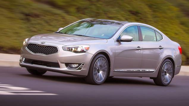 A Kia aproveitou o Salão de Detroit para lançar o Cadenza 2014 no mercado norte-americano | <a href="https://gutenberg.quatrorodas.abril.com.br/saloes/detroit/2013/kia-cadenza-2014-731061.shtml" rel="migration">Leia mais</a> A Kia aproveitou o Salão de Detroit para lançar o Cadenza 2014 no mercado norte-americano | <a href="https://gutenberg.quatrorodas.abril.com.br/saloes/detroit/2013/kia-cadenza-2014-731061.shtml" rel="migration">Leia mais</a>