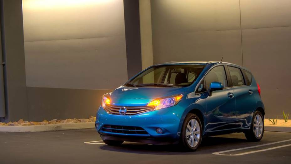 Versão hatch do modelo deve emprestar suas linhas à nova geração do Tiida | <a href="https://gutenberg.quatrorodas.abril.com.br/saloes/detroit/2013/nissan-versa-note-731021.shtml" rel="migration">Leia mais</a>