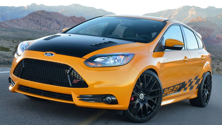 A Shelby mostrou sua versão modificada do Ford Focus ST durante o Salão de Detroit | <a href="https://gutenberg.quatrorodas.abril.com.br/saloes/detroit/2013/shelby-focus-st-731039.shtml" rel="migration">Leia mais</a>