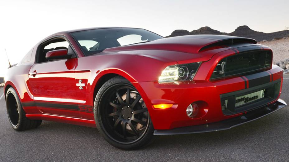 A tradicional marca Shelby mostrou, no Salão de Detroit, o GT500 Super Snake Wide Body | <a href="https://gutenberg.quatrorodas.abril.com.br/saloes/detroit/2013/shelby-gt500-super-snake-wide-body-731036.shtml" rel="migration">Leia mais</a>