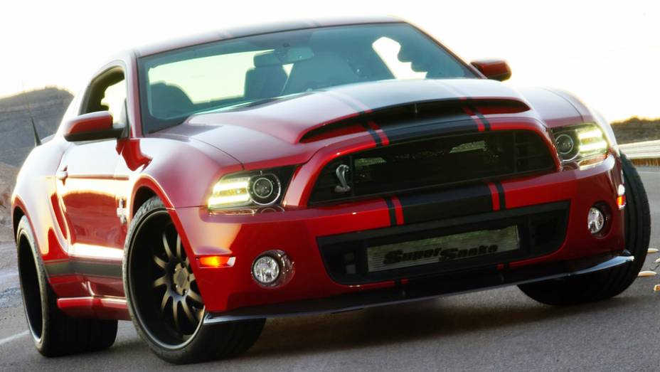 As cores oferecidas são preto Satin, branco Gloss, prata, azul e preto com listras vermelhas | <a href="https://gutenberg.quatrorodas.abril.com.br/saloes/detroit/2013/shelby-gt500-super-snake-wide-body-731036.shtml" rel="migration">Leia mais</a> As cores oferecidas são preto Satin, branco Gloss, prata, azul e preto com listras vermelhas | <a href="https://gutenberg.quatrorodas.abril.com.br/saloes/detroit/2013/shelby-gt500-super-snake-wide-body-731036.shtml" rel="migration">Leia mais</a>