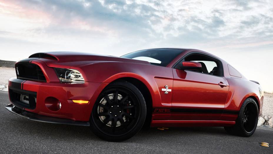 Um pacote opcional dá ao modelo mais tração e permite ao condutor sentir a mesma sensação de pilotar um superesportivo | <a href="https://gutenberg.quatrorodas.abril.com.br/saloes/detroit/2013/shelby-gt500-super-snake-wide-body-731036.shtml" rel="migration">Leia mais</a> Um pacote opcional dá ao modelo mais tração e permite ao condutor sentir a mesma sensação de pilotar um superesportivo | <a href="https://gutenberg.quatrorodas.abril.com.br/saloes/detroit/2013/shelby-gt500-super-snake-wide-body-731036.shtml" rel="migration">Leia mais</a>