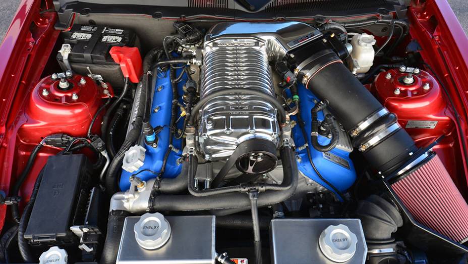 A nova versão do GT500 supera de longe a opção atual, que desenvolve "apenas" 662 cavalos | <a href="https://gutenberg.quatrorodas.abril.com.br/saloes/detroit/2013/shelby-gt500-super-snake-wide-body-731036.shtml" rel="migration">Leia mais</a> A nova versão do GT500 supera de longe a opção atual, que desenvolve "apenas" 662 cavalos | <a href="https://gutenberg.quatrorodas.abril.com.br/saloes/detroit/2013/shelby-gt500-super-snake-wide-body-731036.shtml" rel="migration">Leia mais</a>