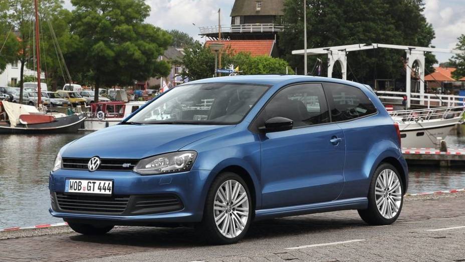 10º - Volkswagen Polo - 587.769 <a href="https://gutenberg.quatrorodas.abril.com.br/noticias/mercado/minivan-chinesa-modelo-mais-vendido-2012-734156.shtml" rel="migration">Leia mais</a>