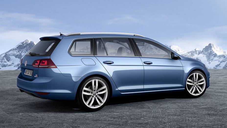 O modelo parece bastante com a sexta geração, mas apresenta linhas mais esportivas. <a href="https://gutenberg.quatrorodas.abril.com.br/saloes/genebra/2013/volkswagen-golf-variant-735101.shtml" rel="migration">Leia mais</a>