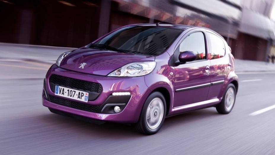 2ª - PEUGEOT - 121.2 g/km | <a href="https://gutenberg.quatrorodas.abril.com.br/noticias/sustentabilidade/europa-registra-diminuicao-emissao-automotiva-c02-735502.shtml" rel="migration">Leia mais</a>