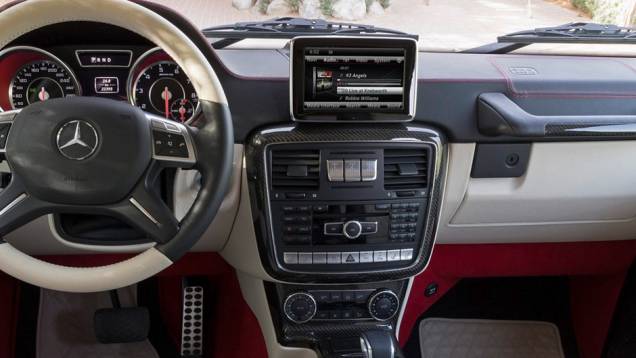 Mercedes G 63 AMG 6x6 - <a href="https://gutenberg.quatrorodas.abril.com.br/noticias/fabricantes/mercedes-benz-revela-classe-g-seis-rodas-734951.shtml" rel="migration">Leia mais</a> Mercedes G 63 AMG 6x6 - <a href="https://gutenberg.quatrorodas.abril.com.br/noticias/fabricantes/mercedes-benz-revela-classe-g-seis-rodas-734951.shtml" rel="migration">Leia mais</a>