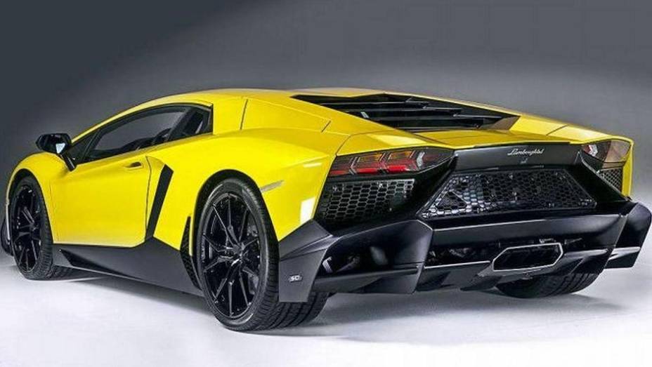 No Salão de Xangai, a montadora apresenta o Aventador LP720-4 50 Anniversario | <a href="https://gutenberg.quatrorodas.abril.com.br/saloes/xangai/2013/lamborghini-aventador-lp720-4-50-anniversario-738879.shtml" rel="migration">Leia mais</a>