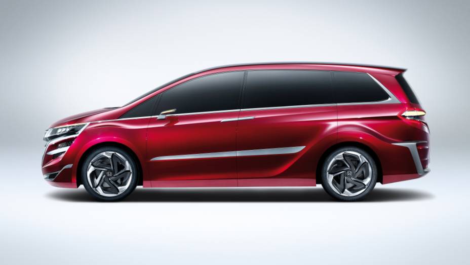 Veículo está sendo desenvolvido principalmente para o mercado chinês | <a href="https://gutenberg.quatrorodas.abril.com.br/saloes/xangai/2013/honda-concept-m-739243.shtml" rel="migration">Leia mais</a>