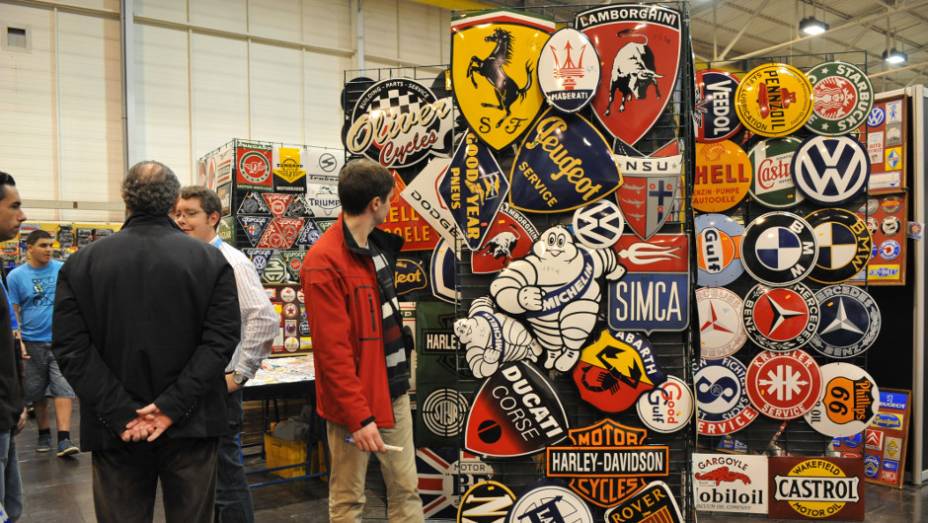 Souvenirs para decorar as garagens dos colecionadores também não faltam