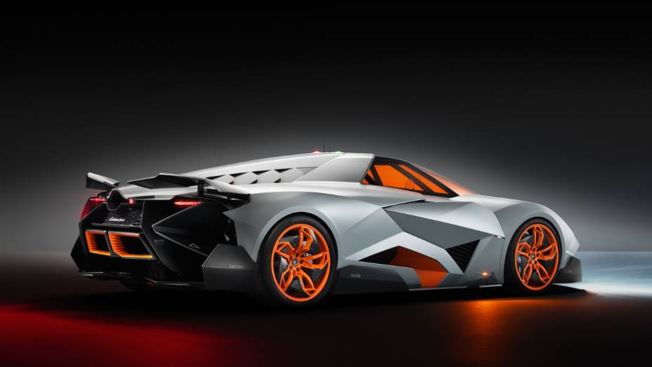 Modelo não ganhará versão de produção | <a href="https://gutenberg.quatrorodas.abril.com.br/noticias/fabricantes/lamborghini-cria-egoista-concept-741099.shtml" rel="migration">Leia mais</a>