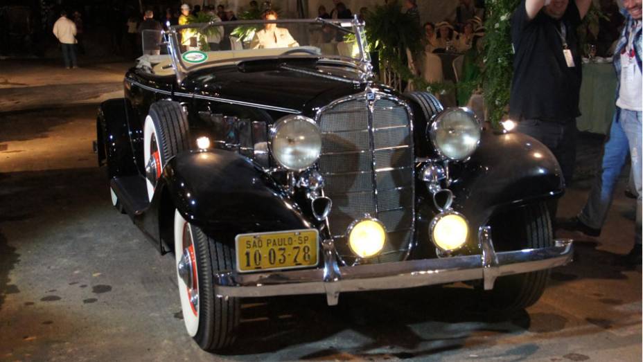 Buick Roadster 1935 | <a href="https://gutenberg.quatrorodas.abril.com.br/noticias/classicos//encontro-paulista-autos-antigos-movimenta-aguas-lindoia-feriado-742932.shtml" rel="migration">Leia mais</a>