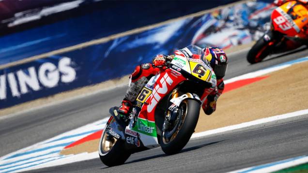 Stefan Bradl (LCR Honda MotoGP) ficou com o segundo lugar | <a href="https://gutenberg.quatrorodas.abril.com.br/moto/noticias/motogp-marquez-vence-eua-segue-lider-747598.shtml" rel="migration">Leia mais</a> Stefan Bradl (LCR Honda MotoGP) ficou com o segundo lugar | <a href="https://gutenberg.quatrorodas.abril.com.br/moto/noticias/motogp-marquez-vence-eua-segue-lider-747598.shtml" rel="migration">Leia mais</a>