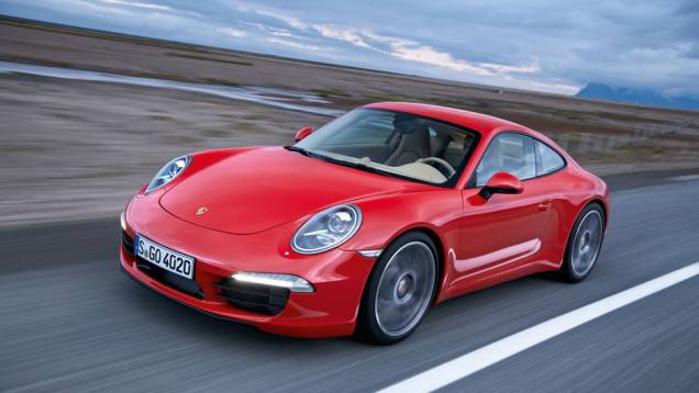 911 Carrera 2012 (991) - Maior, mais confortável, o novo 911 conseguia ser mais eficiente e econômico | <a href="%20https://gutenberg.quatrorodas.abril.com.br/reportagens/classicos/porsche-911-50-anos-748361.shtml" rel="migration">Leia mais</a> 911 Carrera 2012 (991) - Maior, mais confortável, o novo 911 conseguia ser mais eficiente e econômico | <a href="%20https://gutenberg.quatrorodas.abril.com.br/reportagens/classicos/porsche-911-50-anos-748361.shtml" rel="migration">Leia mais</a>